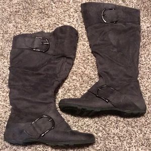 Maurice’s tall boots